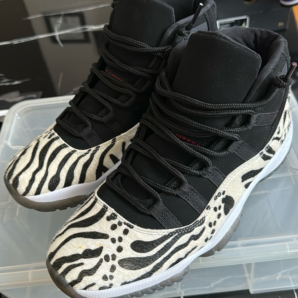 COPY - animal instinct Jordan 11 sz 11 men 12.5 women.